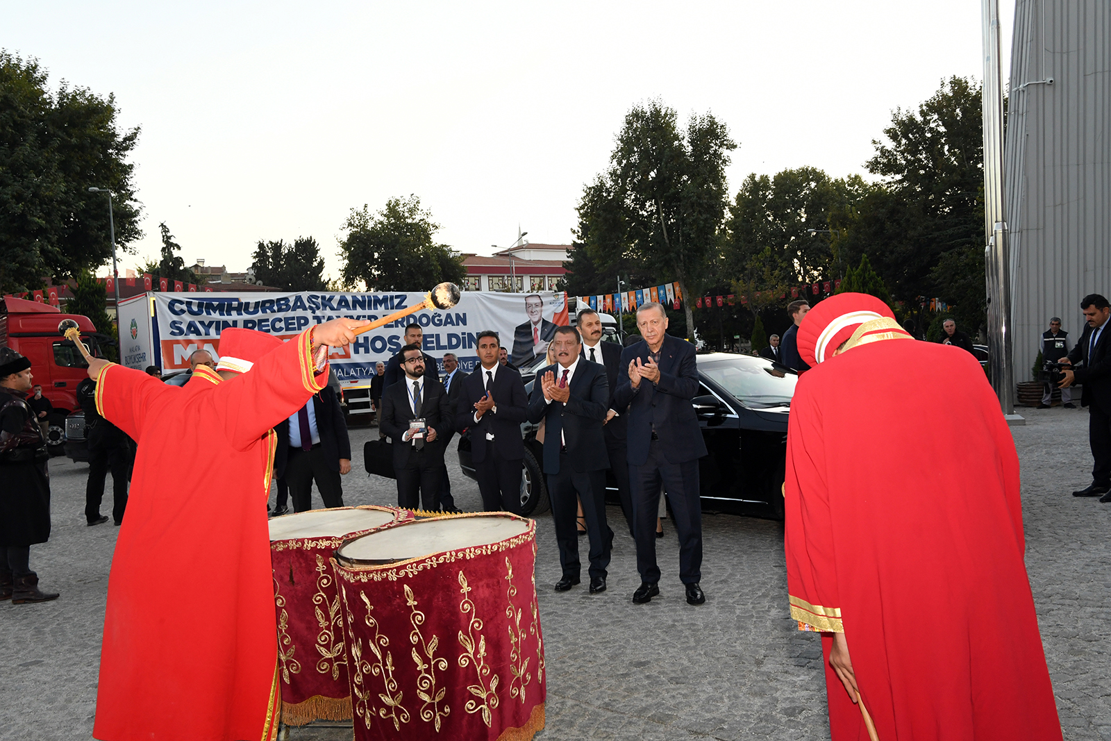  Cumhurbaşkanı Erdoğan Büyükşehir Belediyesini Ziyaret Etti