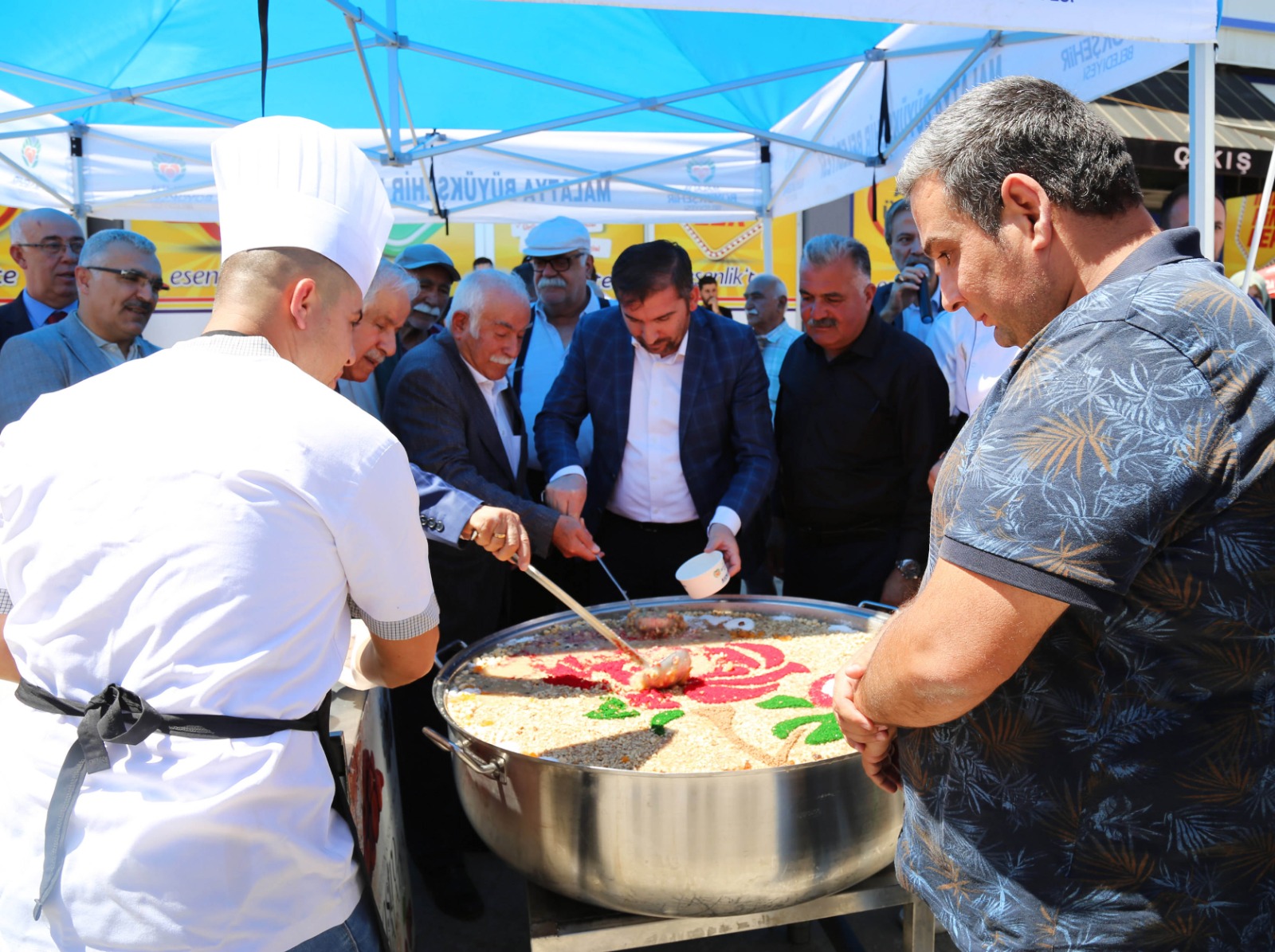 Esenlik'ten 12 Bin Kişiye Aşure İkramı